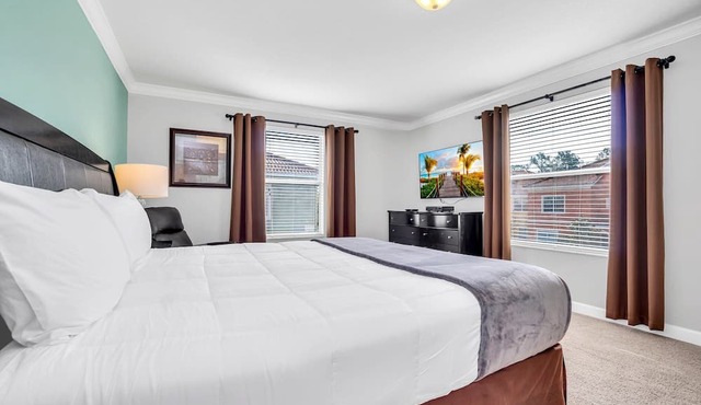 9008 PM - 5BD Serenity Villa: A Paradise Retreat in Bay Lake