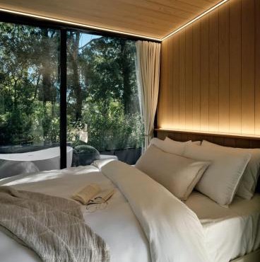 Luxury Mirror Home in Byron Bay Hinterland in Binna Burra